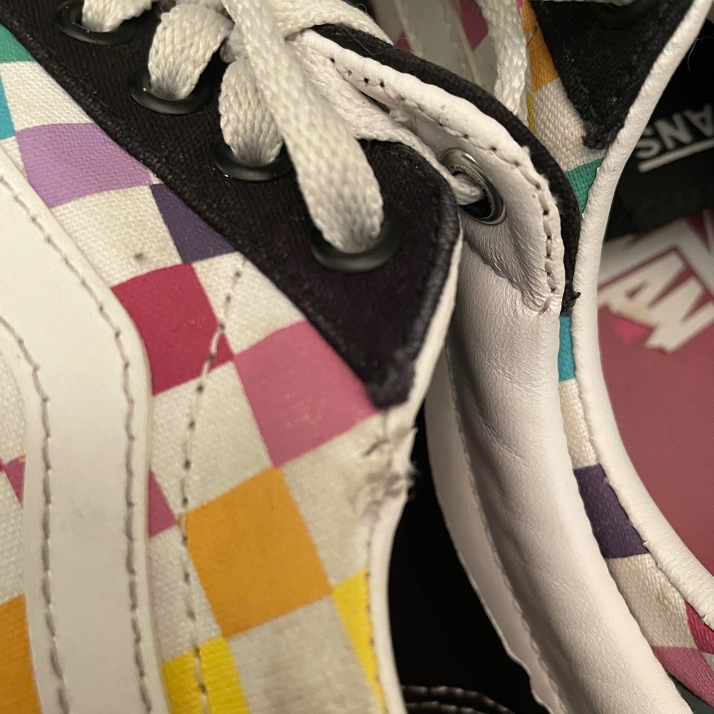 Vans - Picture 7 of 7